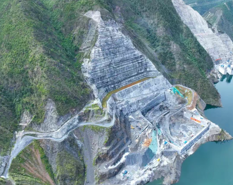 全球最大混合式抽蓄地下厂房开挖完成