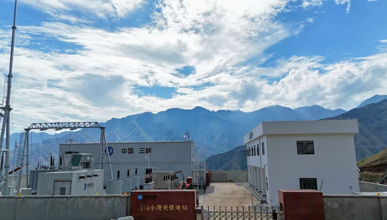 丽江期纳小湾光伏电站升压站.jpg