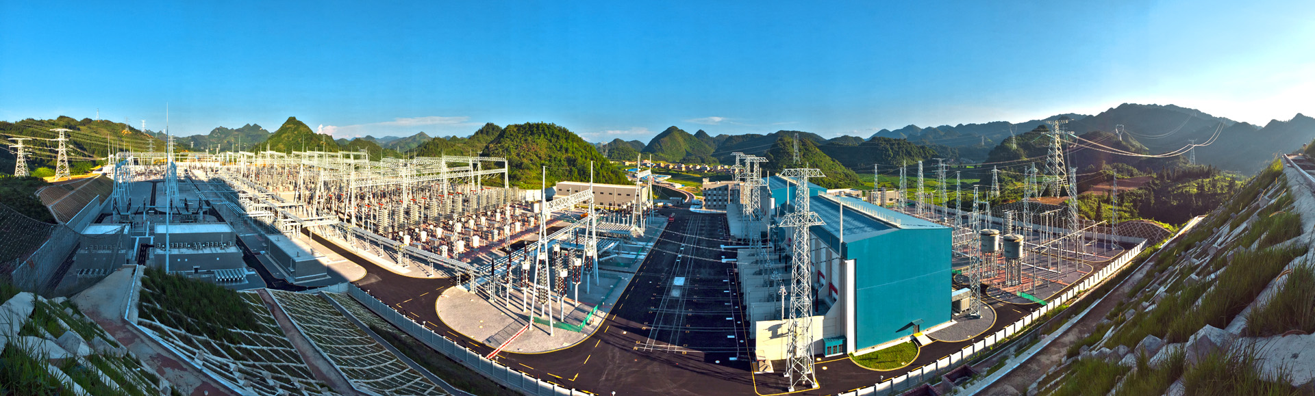 2.我国首个省内直流工程永富直流工程的受电端换流站-±500千伏富宁换流站，该工程于2016年6月29日建成投产，被云南省委书记称赞创造了“云南速度”。 拷贝.jpg