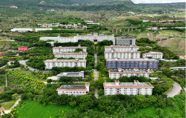 乌东德水电站营地.png