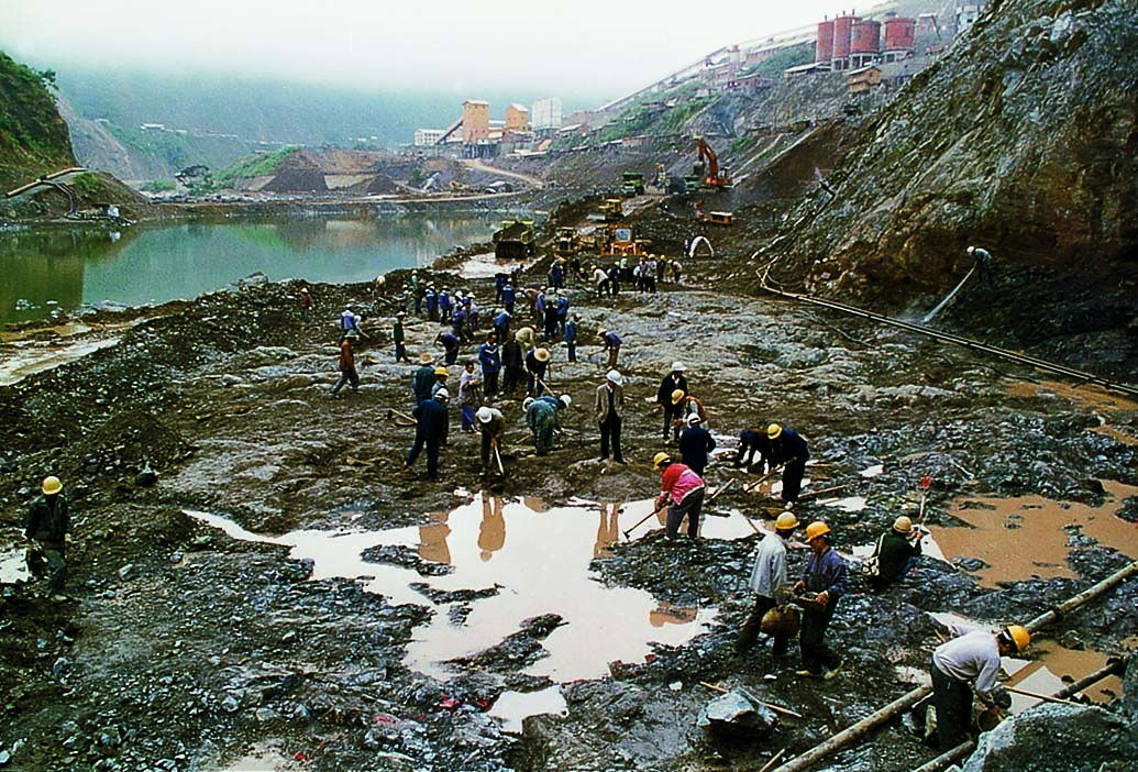 07.1998年6月，大朝山水电站坝基开挖.jpg