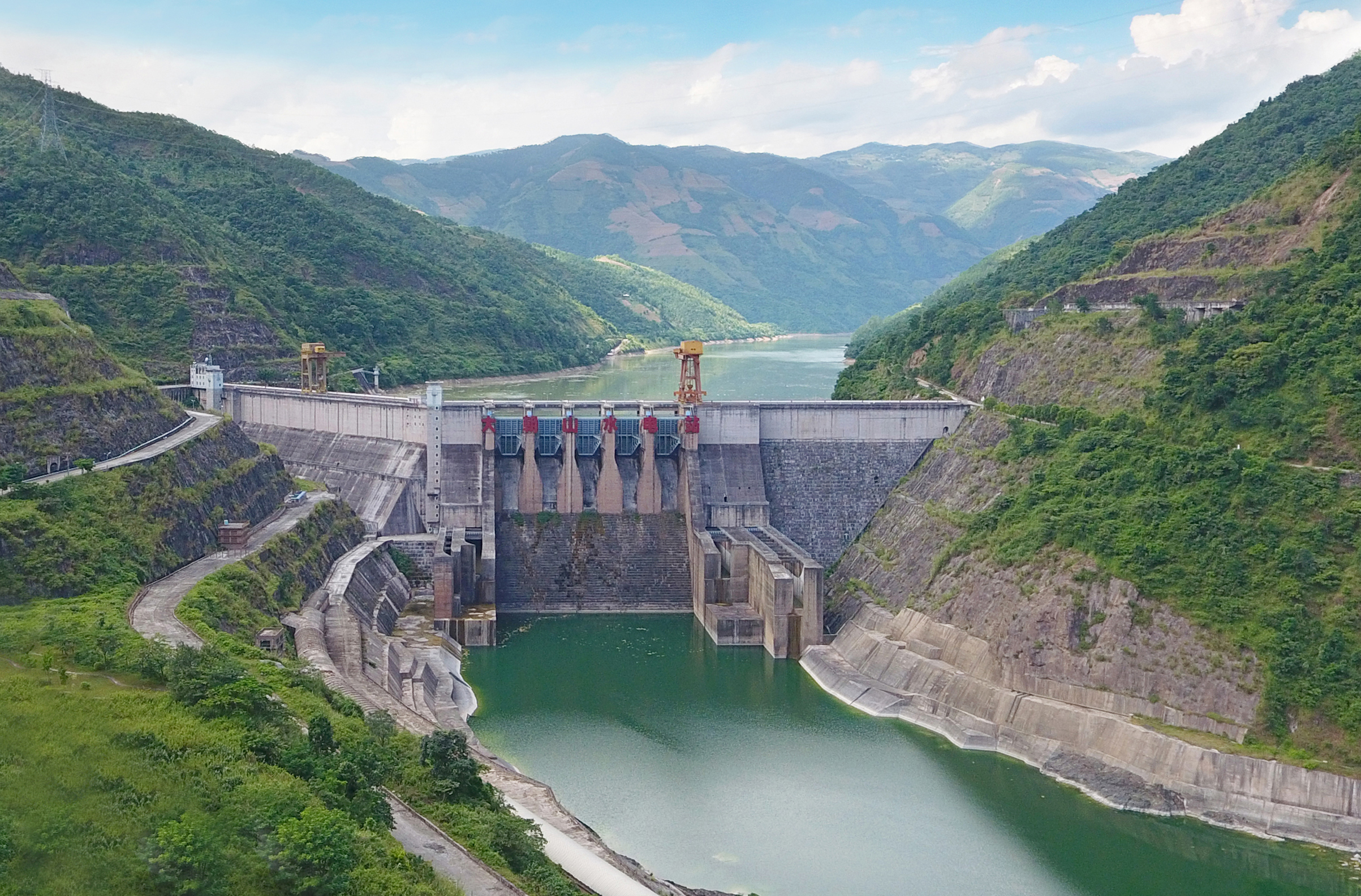 大朝山水站大坝全景.jpg