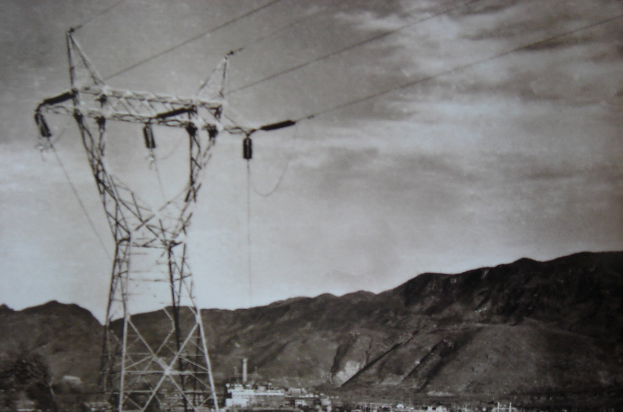 12.1966年12月，从宣威电厂至昆明普吉变电站的输电线路建成运行，成为云南电力工业史上的第一条220千伏输电线路。线路全长210.22千米。.JPG