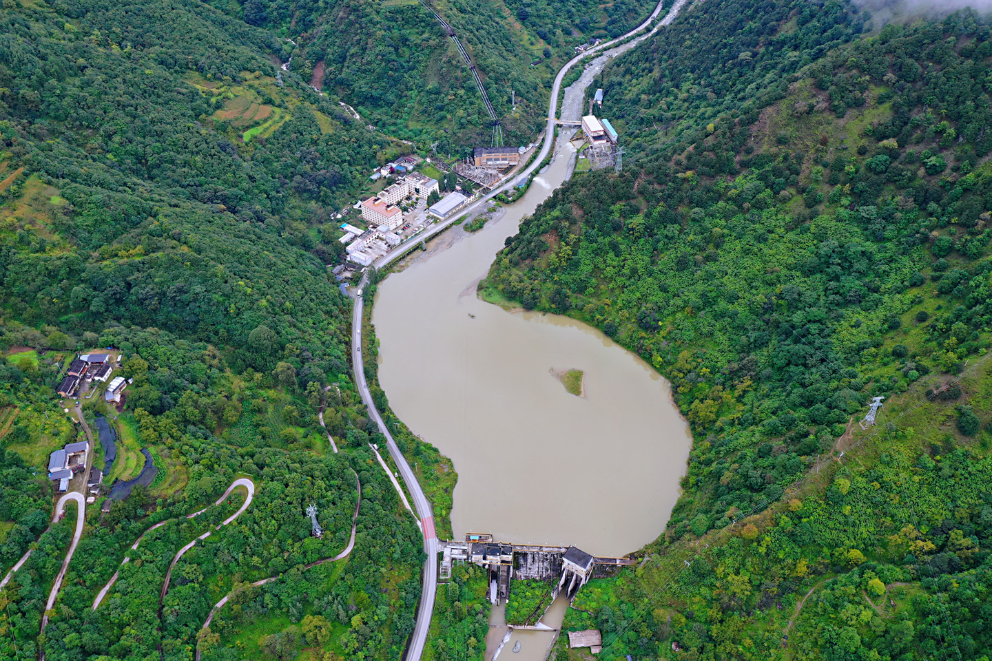 2.冲江河办公区鸟瞰 拷贝.jpg
